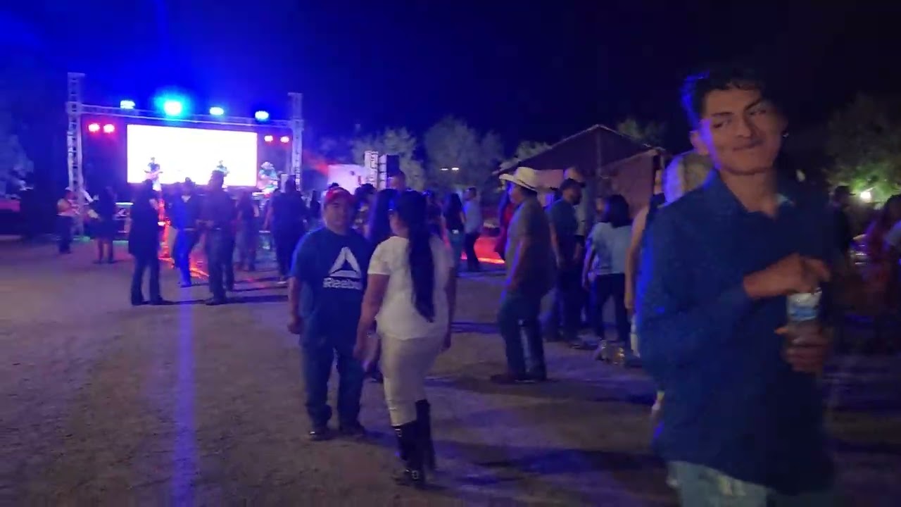 Potencia de la Sierra con la Mayordomía de Santa Maria Tindu #chilenas 🎸 🎸 🎸 🎸 🔥🔥