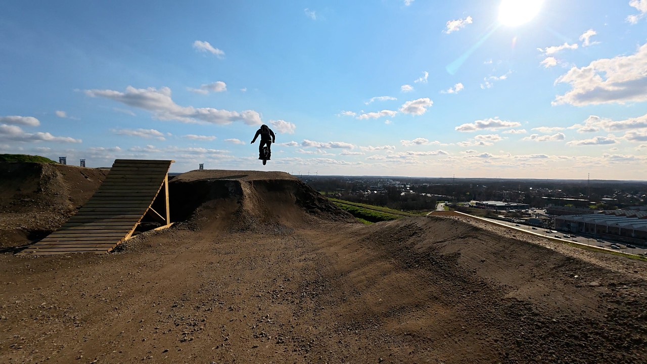 EUC Wheelcam 🔥 Beringen Skillpark Jump Line POV