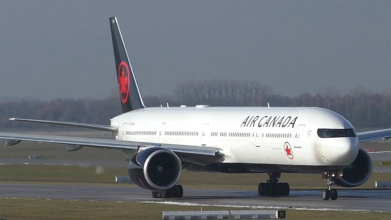 Air Canada Boeing 777 takeoff at Munich Airport | C-FITL