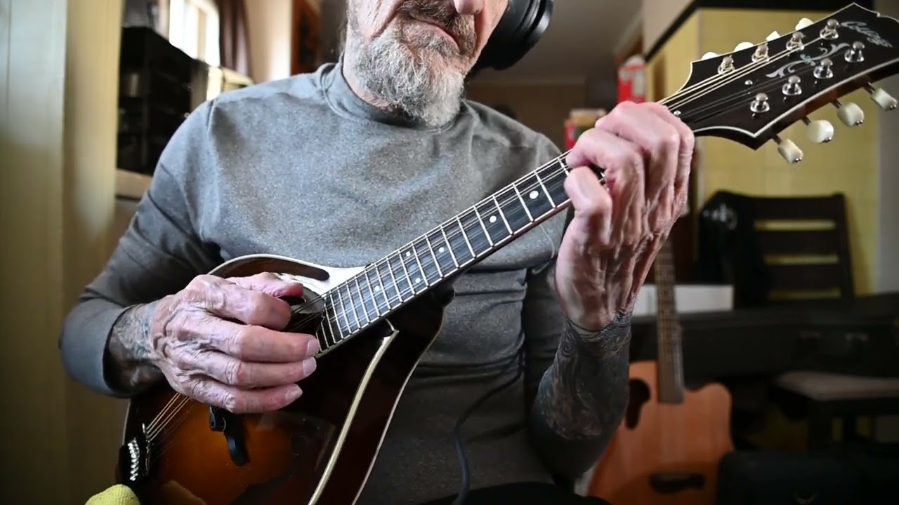Blue Violet Waltz ( Mandolin )
