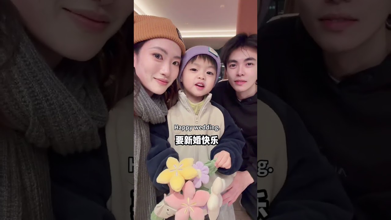 Lewen宝宝到达台州，在酒店练习祝词；虽然害羞但是终于送上祝福和花花给律师姨姨了，还亲了一口好可爱！姨姨超级惊喜，还说是今天她最开心的事！送惊喜任务超级大成功！人和人的缘分很难得，希望大家都能珍惜