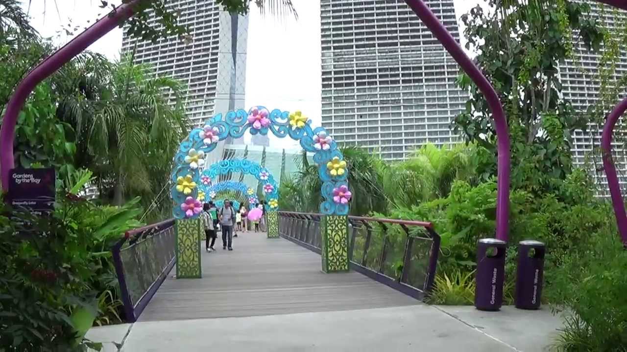 How to get to Marina Bay Sands from Gardens by the Bay