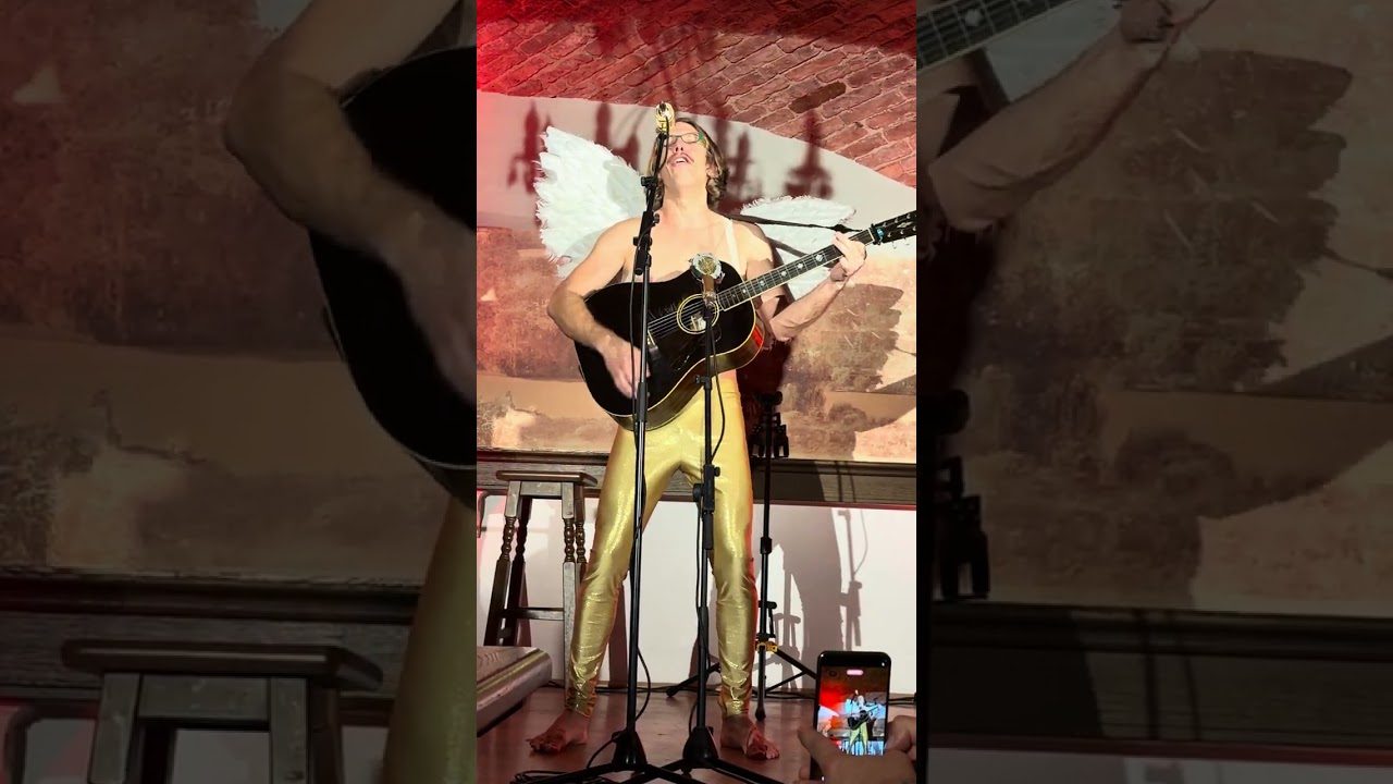 Blonder Engel live in Leonding - Schlehdorn