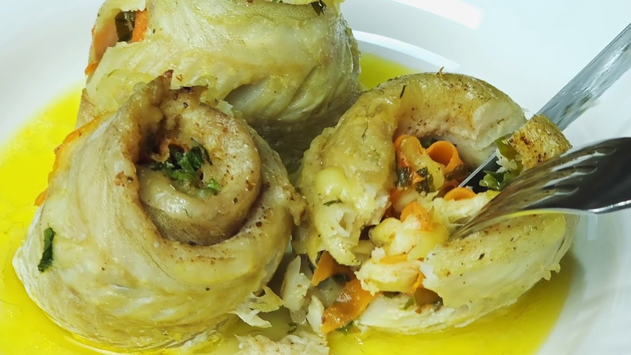 Filete de merluza súper suave | Rollitos de merluza con relleno | Receta simple y rápida 