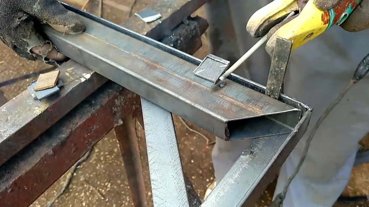 Как изготовить и сварить железную дверь типа Теб 50 × 30 размер 90 × 2,00