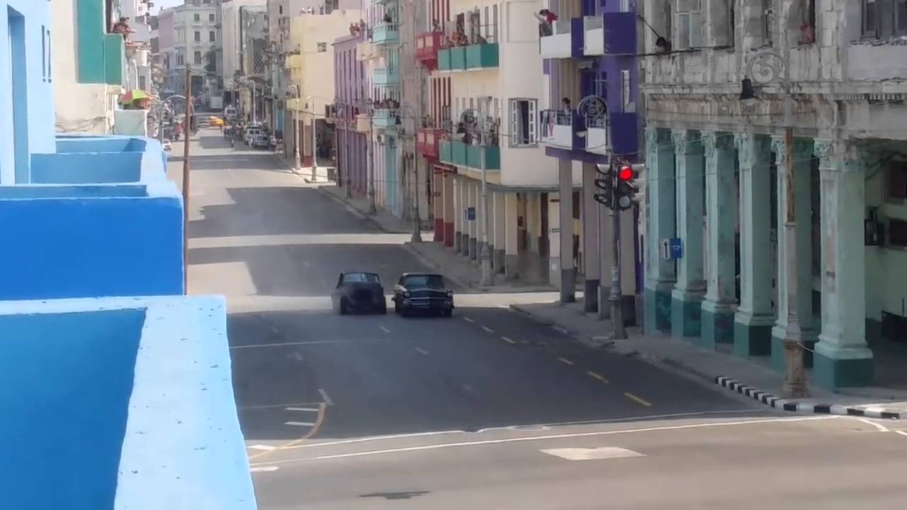 R&Aacute;PIDO Y FURIOSO 8 EN MALEC&Oacute;N DE LA HABANA CUBA | HAVANA CUBA
