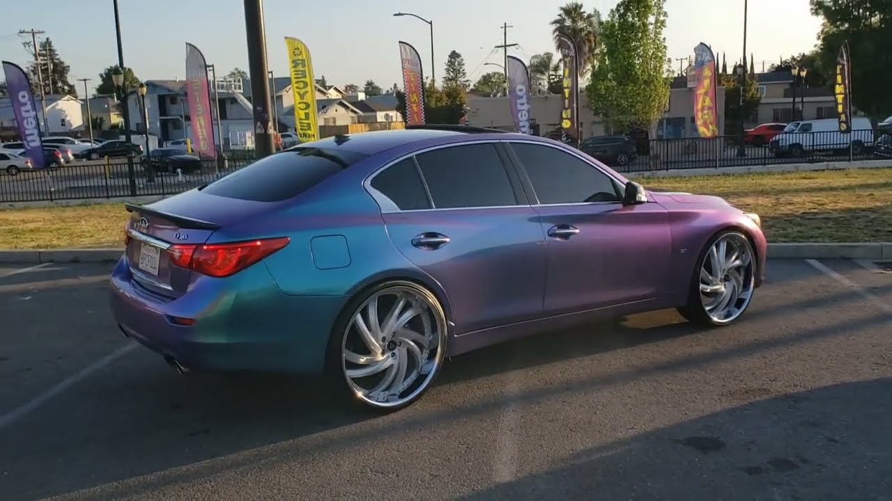 Q50 walk around still looking clean on dem 24 inch Lexani artis 💦💪🏽💯