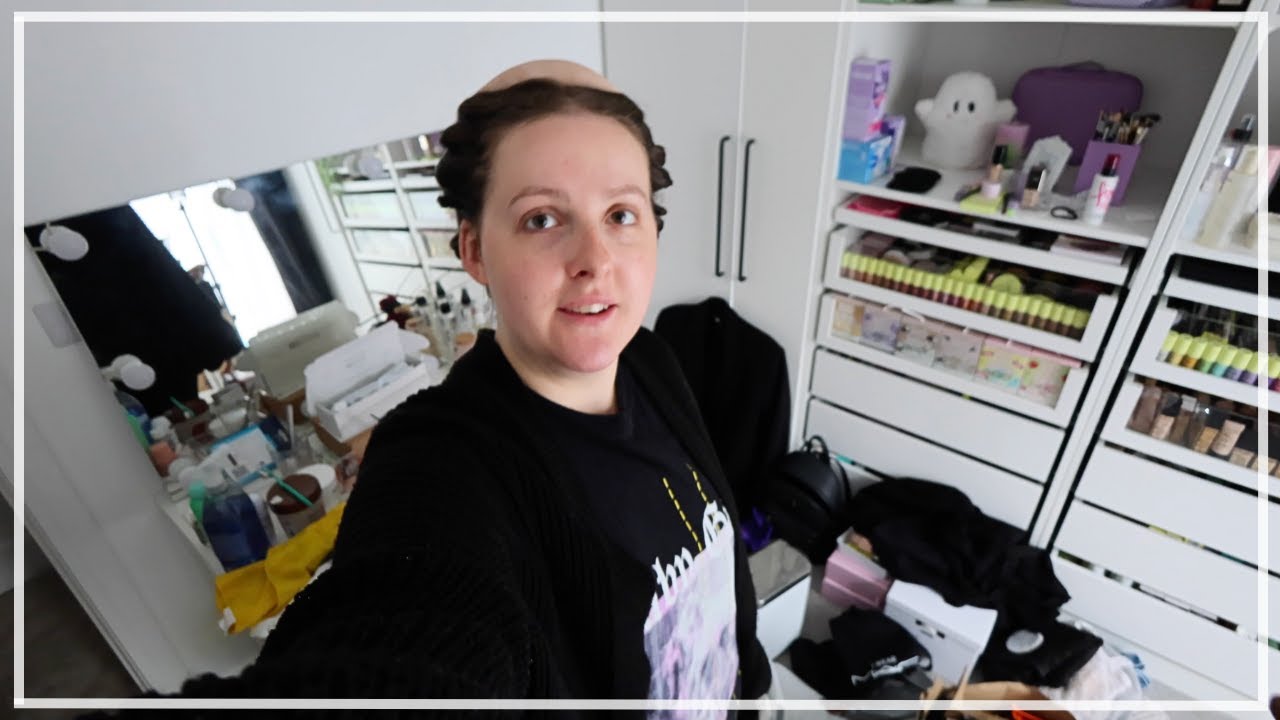 TIDY & CLEAN MY MAKEUP ROOM WITH ME!!