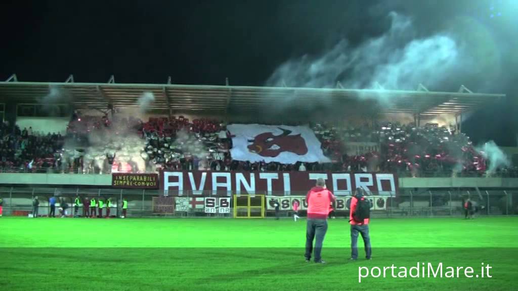 Nardò-Francavilla, la coreografia degli ultras granata