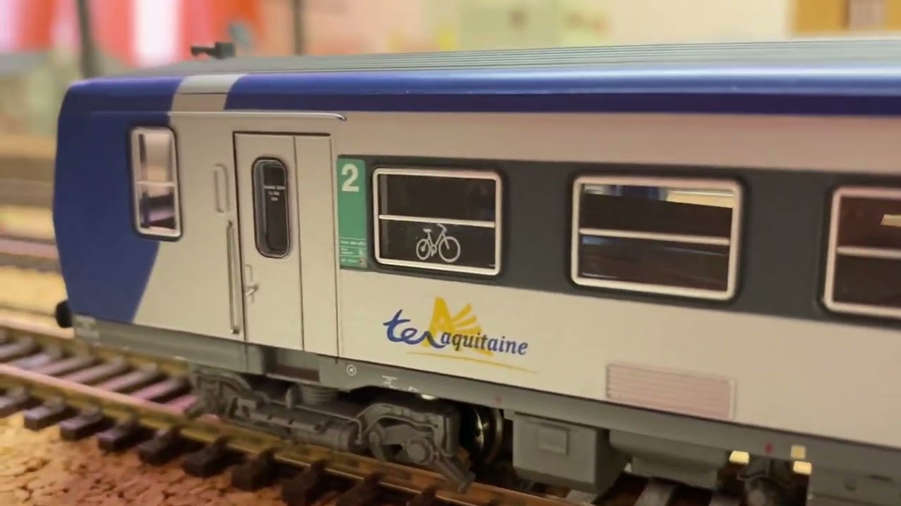 AUTORAIL JOUEF UM X2200 TER + XR 6000 TER + X2202 livrée BLEU / BLANC