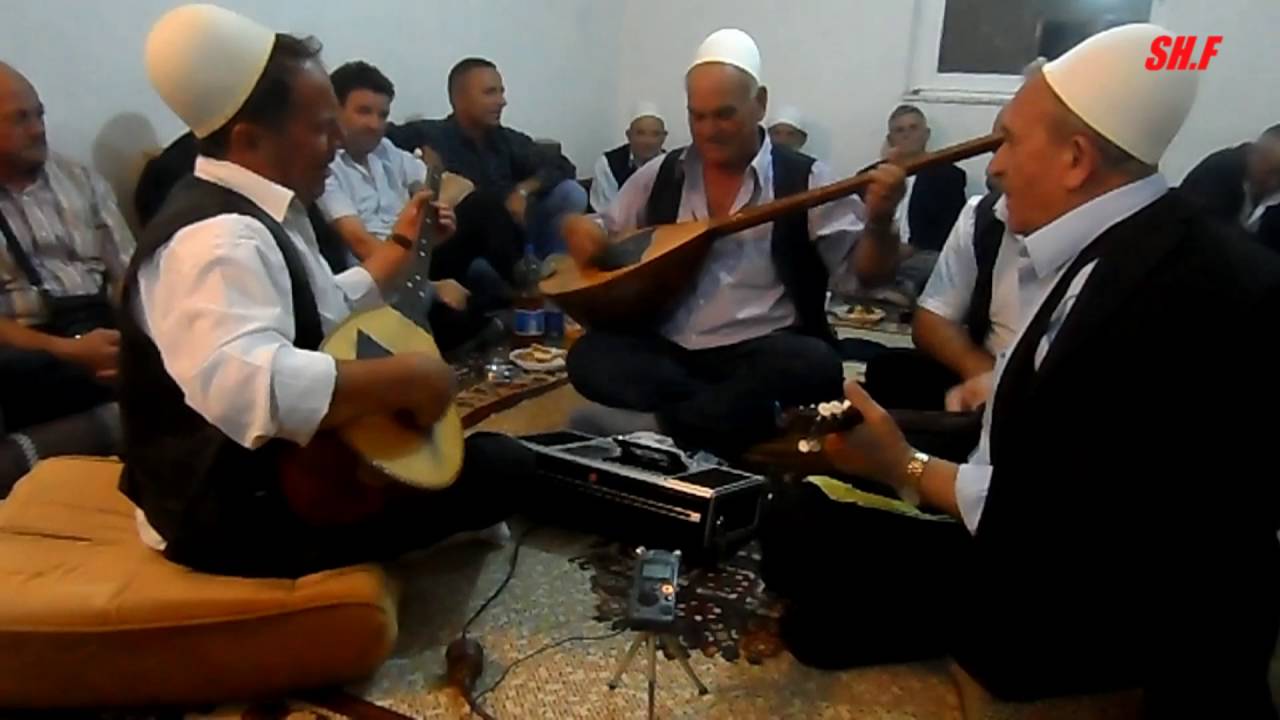 Atmosfere e kendshme ne Oden e Adem Osaj,me rapsod te njohur