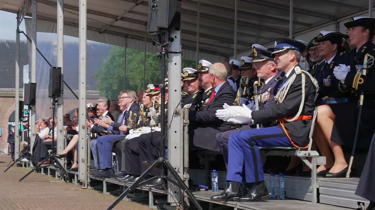 Grote beëdiging marine officieren in Den Helder 2025