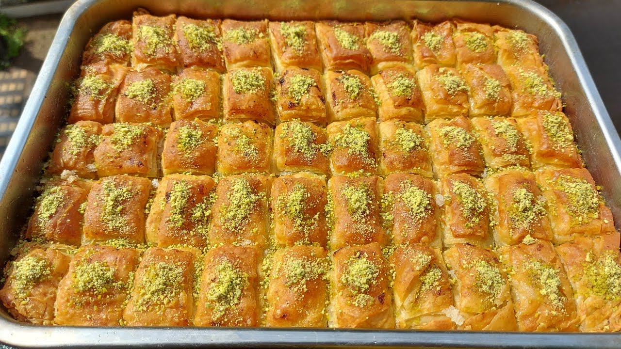 TURKISH BAKLAVA con Pasta Fillo fatta in Casa/BAKLAVA de casă/Homemade BAKLAVA/BAKLAVA maison
