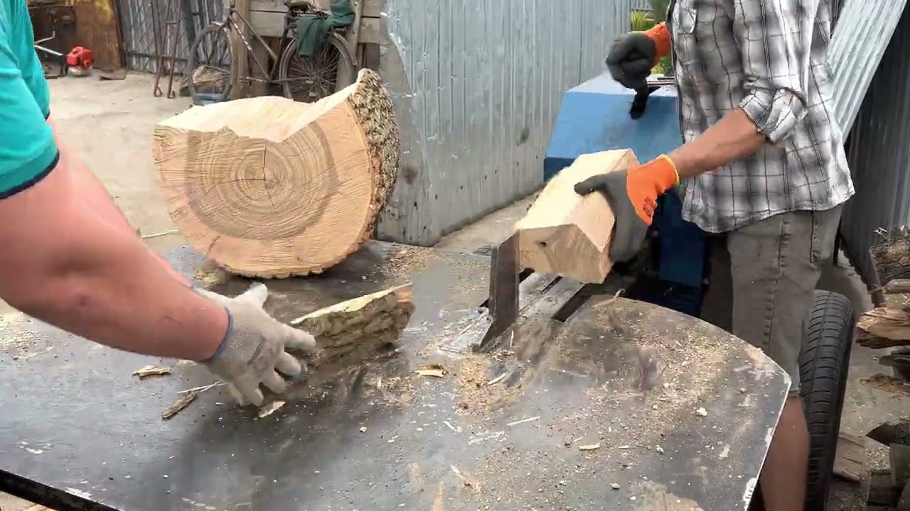 Це ПРОФЕСІЙНА рубка дров👍💪👍
