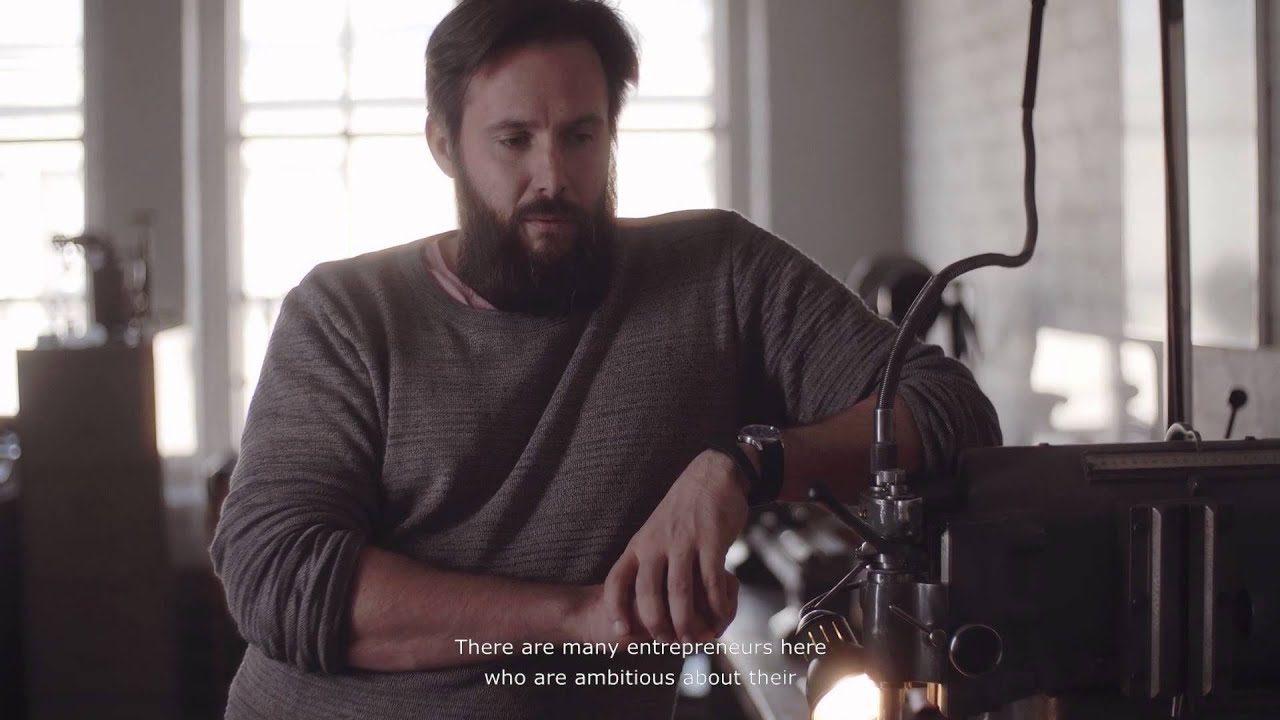 A Watchmaker in a Crazy Time - Sarpaneva | Luovimmat suomalaiset