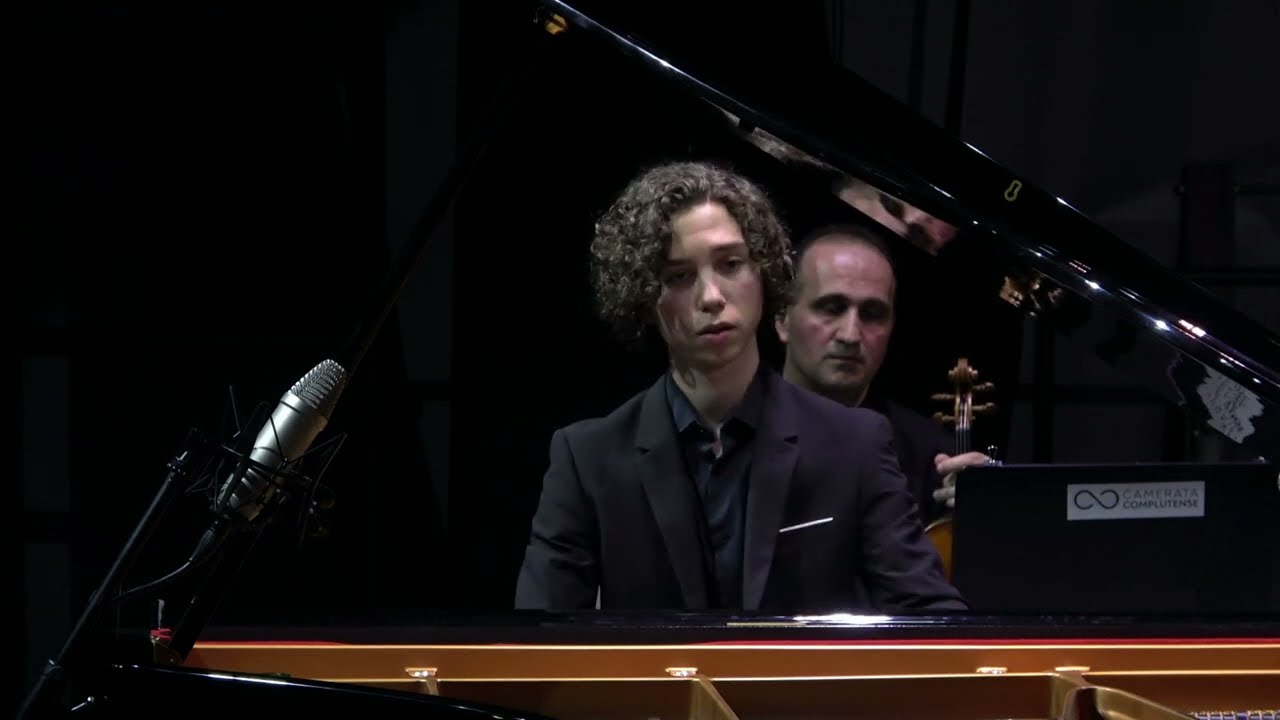 Wiktor Gasior  -  F. Chopin, Nocturno Op.48 No.1 in C minor ,