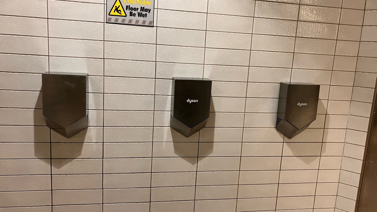 Dyson Airblade Vs | Universal Studios Hollywood | Universal City, CA