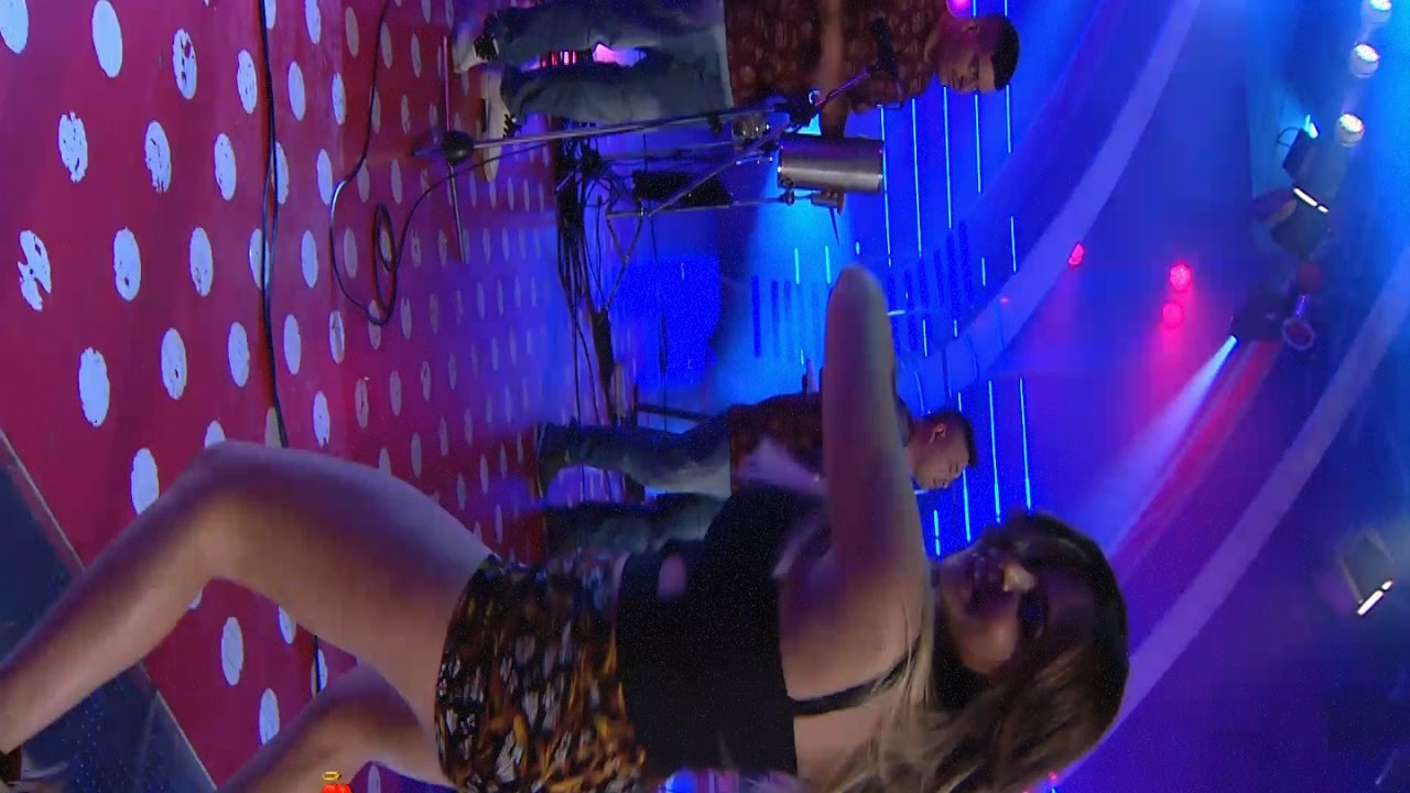 Pero qu&eacute; movimiento de Melanie Fabiano con ese Puti Short!!