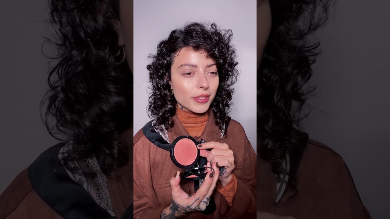 Pele glow natural com 3 produtos de maquiagem | STEPHANIE SUERO
