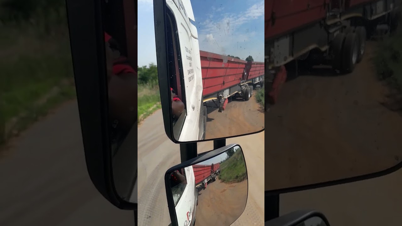 ally docking docking practically to the right side