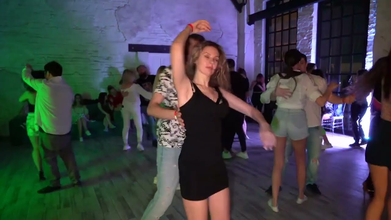 Brazilian Zouk improvisation by Andrey Smotrin and Evgeniya Kiseleva. Zouk Vibes Moscow 2022