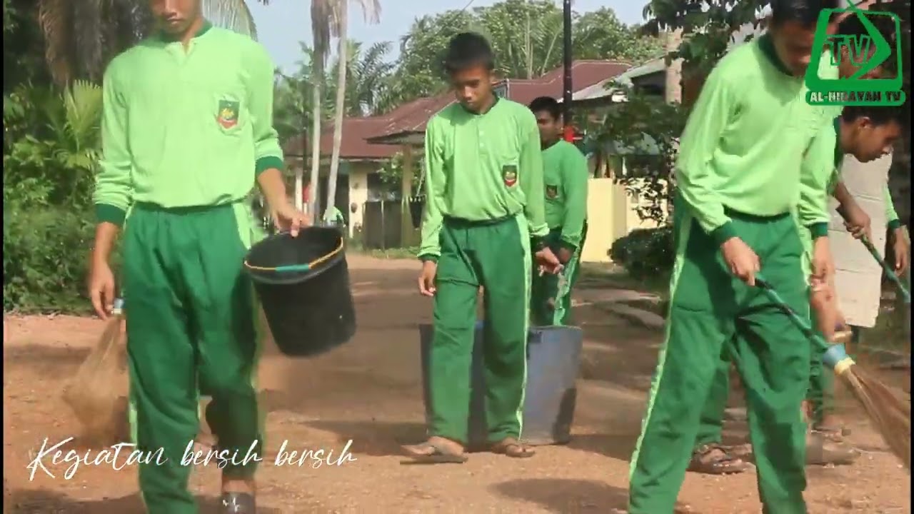 KEGIATAN SANTRI PKP AL-HIDAYAH DI HARI AHAD PAGI