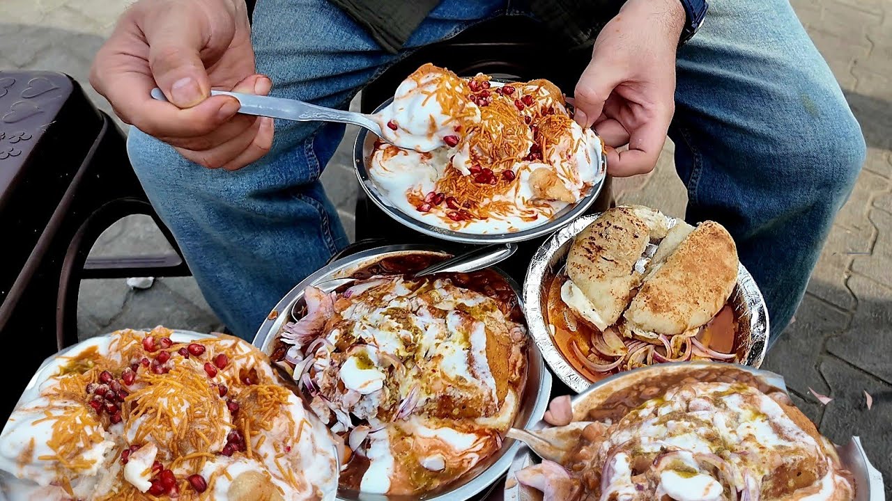 Kaamtha Bhai Ka Kaladi Kulcha Aur Chole Wali Aloo Tikki | Radhe Chaat Wala | jammu food tour 