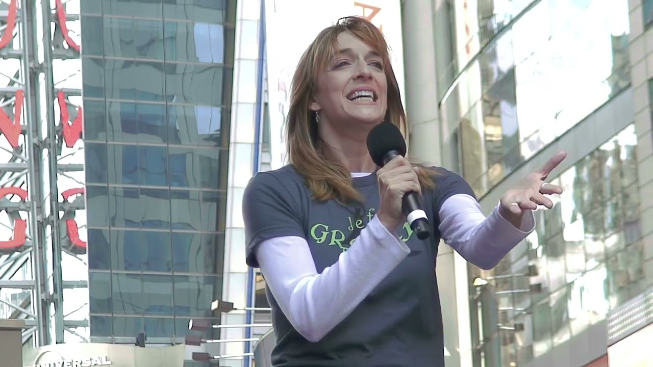 Wicked-The Wizard and I (Sung by Julia Murney) (Broadway on Broadway 2007) 1080p HD HDR
