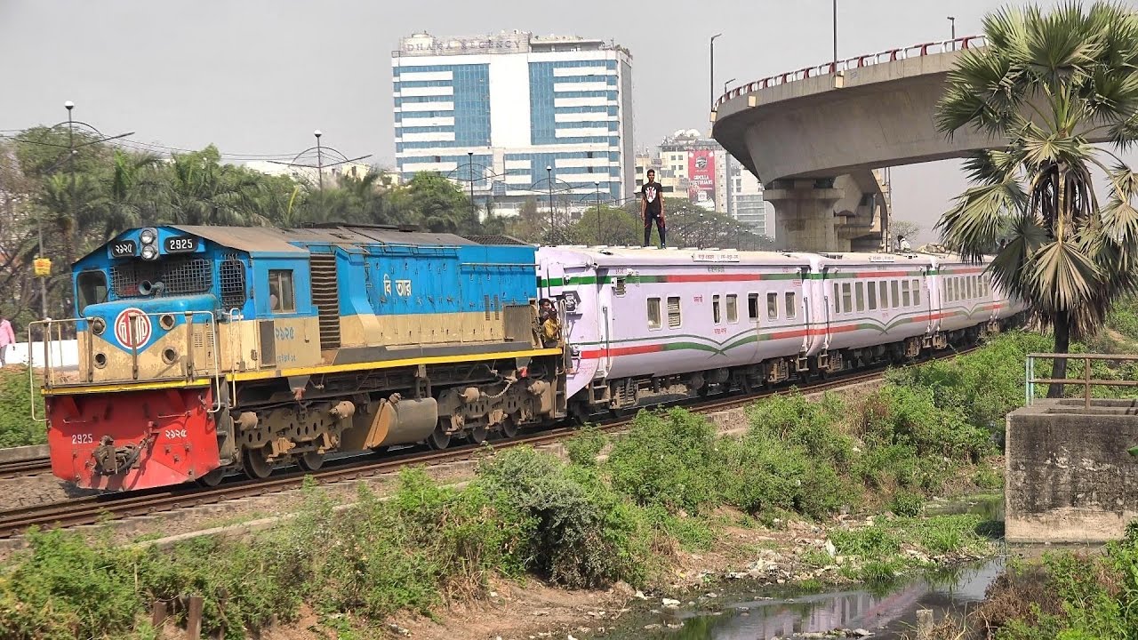 New Train of Bangladesh Railway 2017- Rangpur Express with luxurious Coaches in 4K