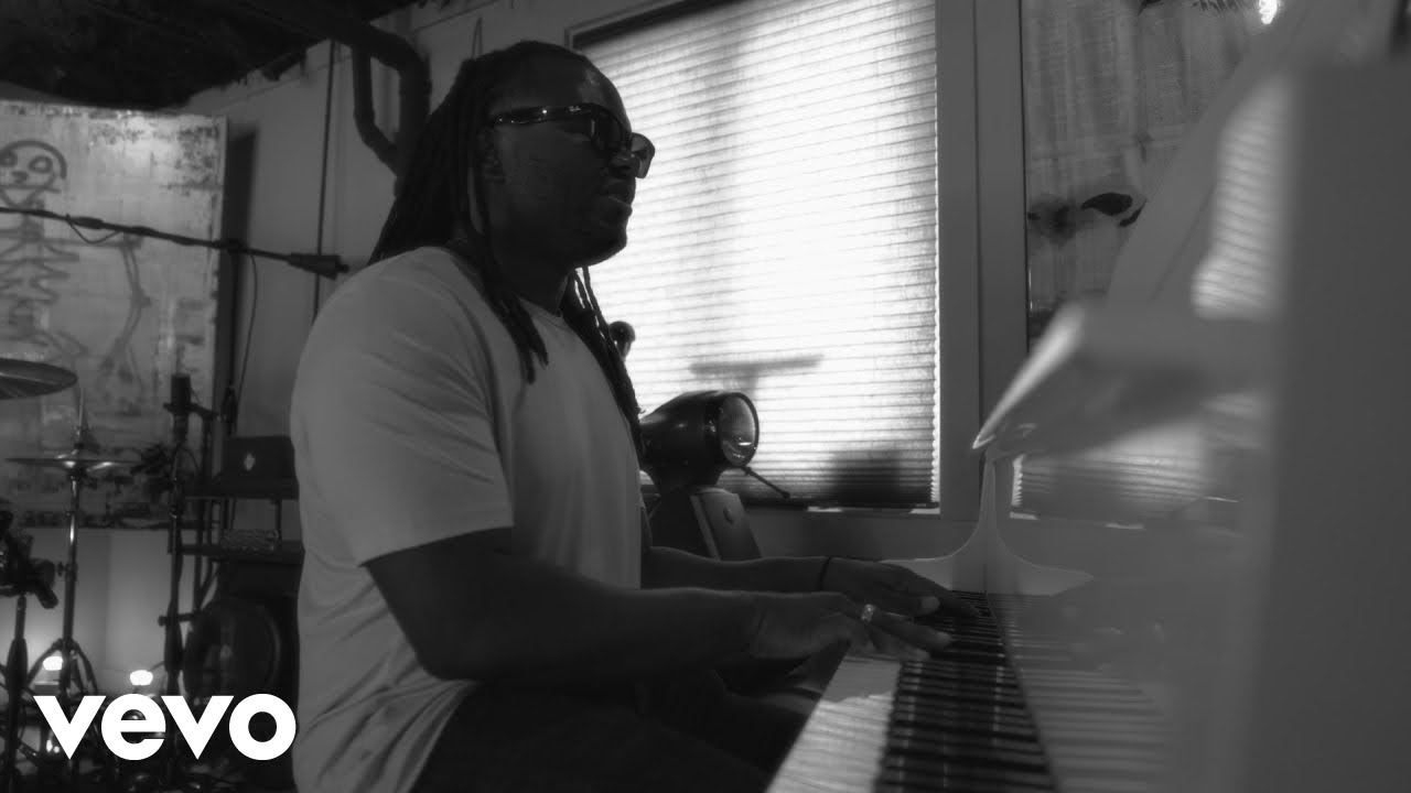 Blessing Offor - Crying Out Loud (Official Visualizer)