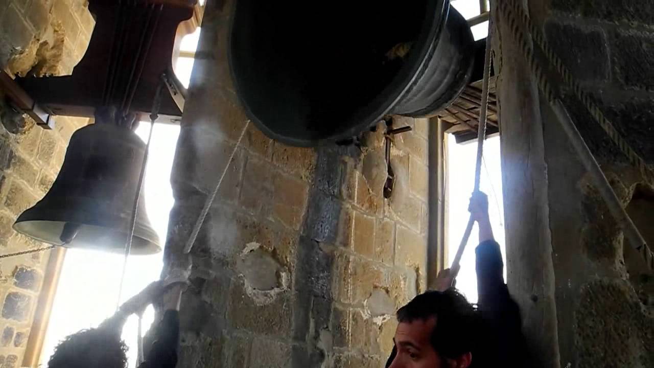 Cervera, demonstration of bell ringing