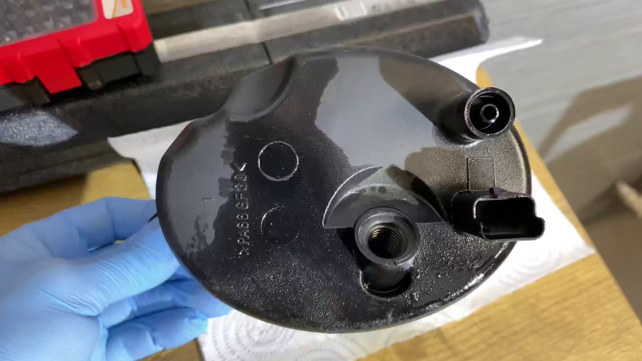 Fuel filter Land Rover Freelander 2. How to replace it step by step. Wymiana filtra paliwa. LR2