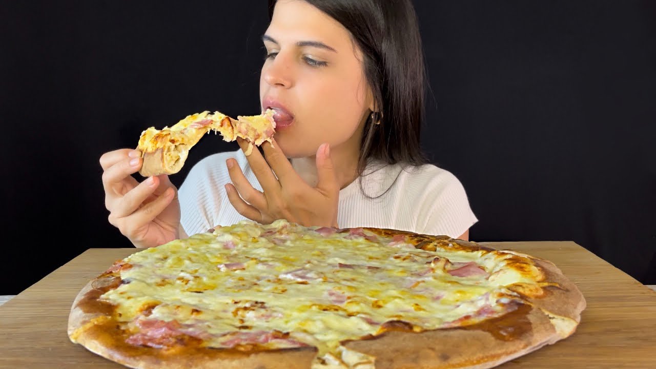 CREAMY CHEESE & BACON PIZZA | MUKBANG | ASMR | EATING SOUNDS
