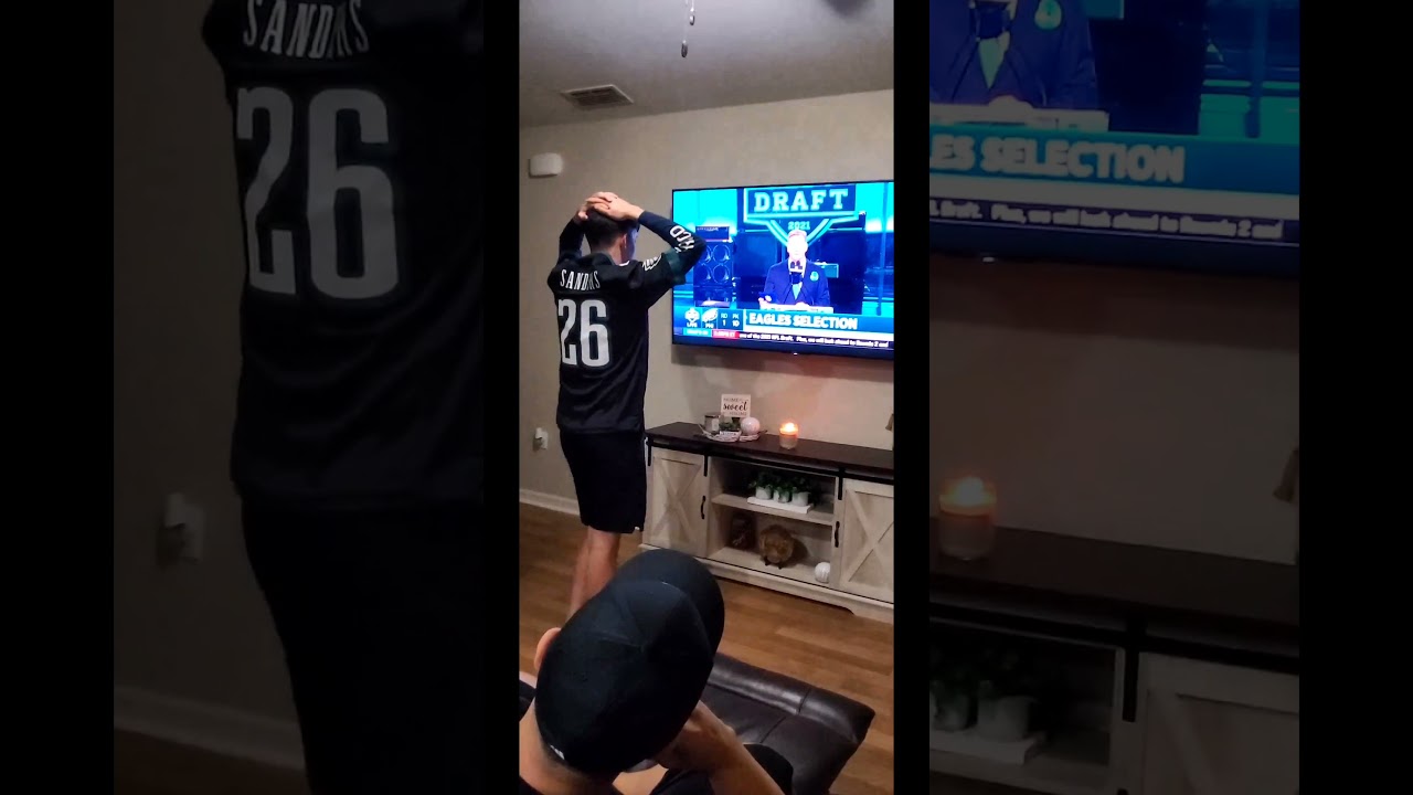 Hilarious Reaction to Devonta Smith being drafted by the Eagles!!!