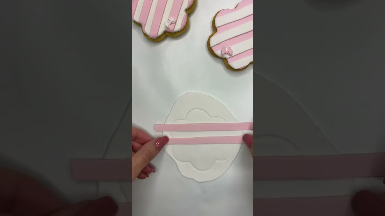 Jednostavno ukrasavanje kolaca. Belo roze pruge #decoration #stripes #cookies #white #rose