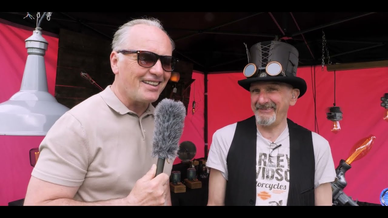 The 1000+Car  Show at Cholmondely Castle