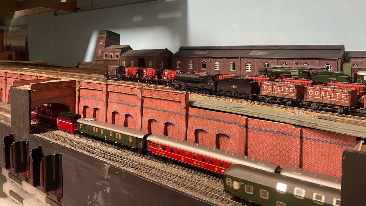 Running session with some of our H0 gauge/scale continental stock, German and Dutch