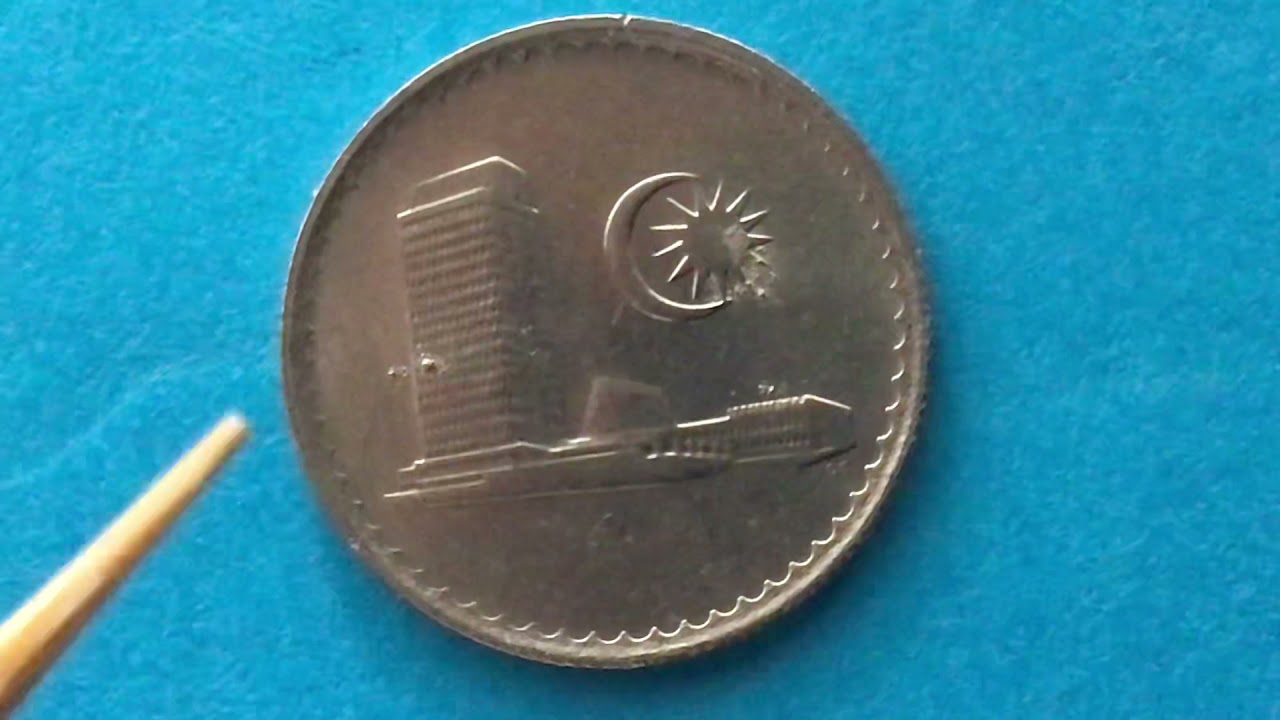 Very rare！ Malaysia 5 cent 1982 with extra dot 。