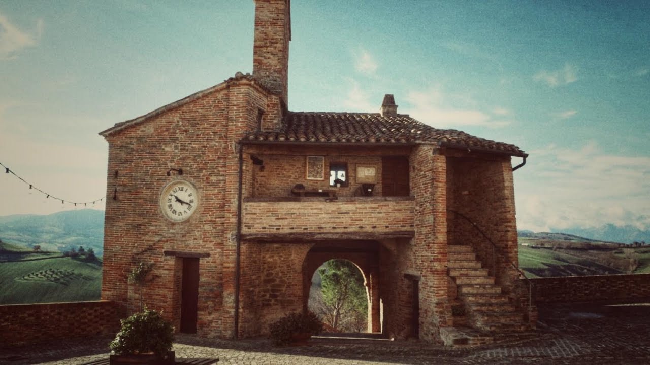 From Palazzo di Arcevia to Corinaldo