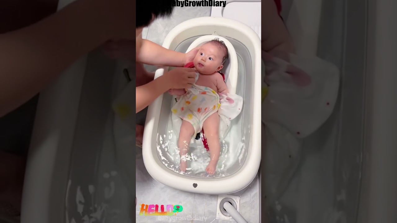 Is Bathing Your Newborn a Challenge? The Baby Bather Seat is the Perfect Solution!#shorts