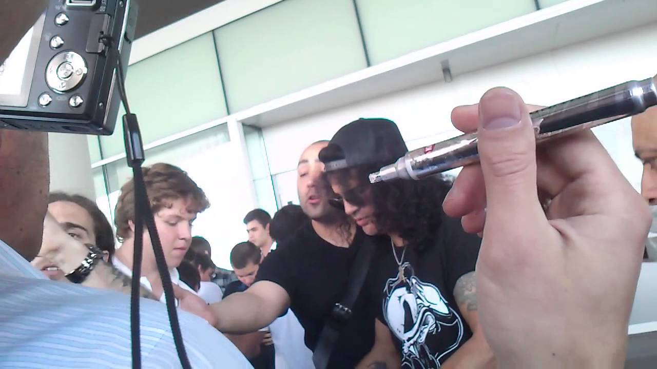 Aeropuerto de Carrasco Llegada de SLASH 12 de noviembre 2012