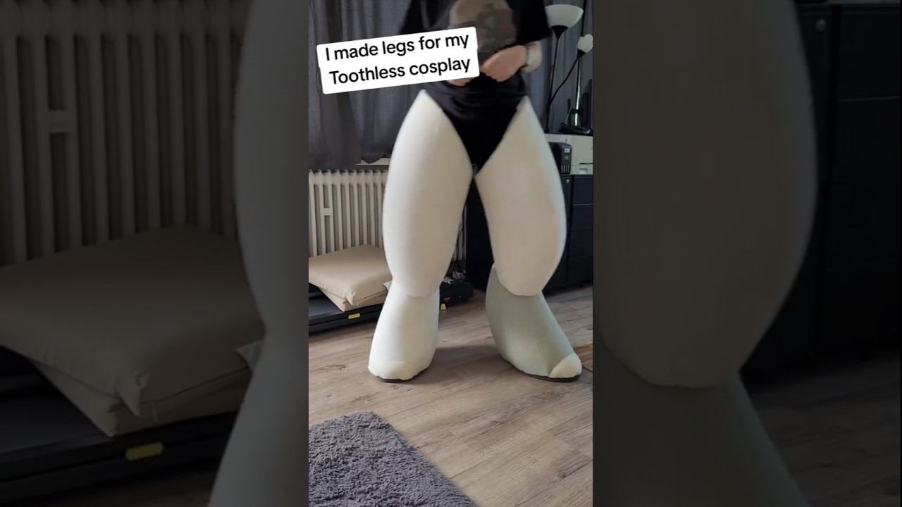 I made Toothless legs #fursuitmaker #cosplay #httyd
