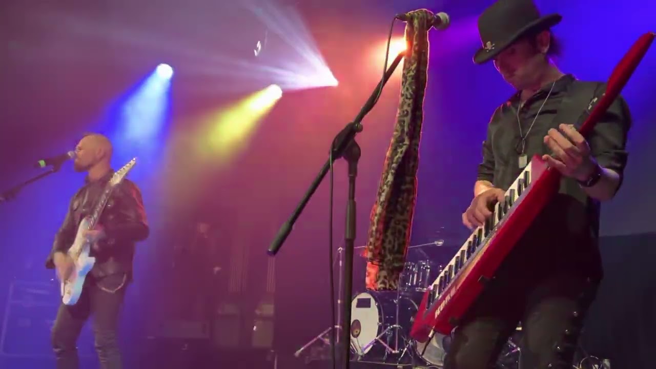 Pseudo Echo cover Funkytown (Lipps Inc.) - Anita’s Theatre March 2023
