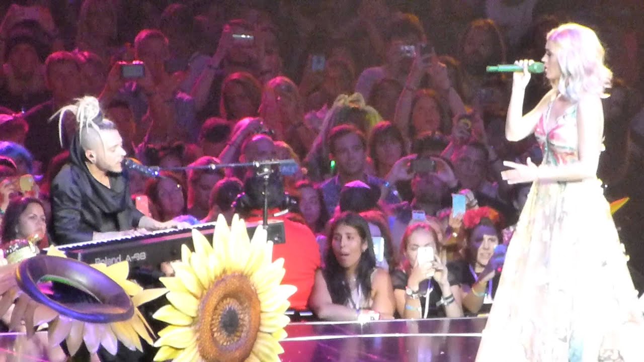 Katy Perry (w/ Ferras) - Legends Never Die (Staples Center, Los Angeles CA 9/20/14)