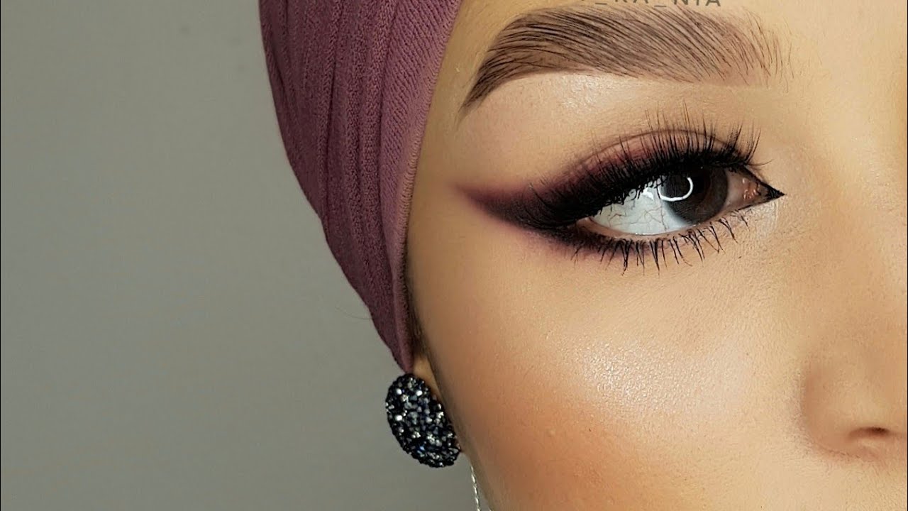 مكياج سحب العيون/خطوة بخطوة