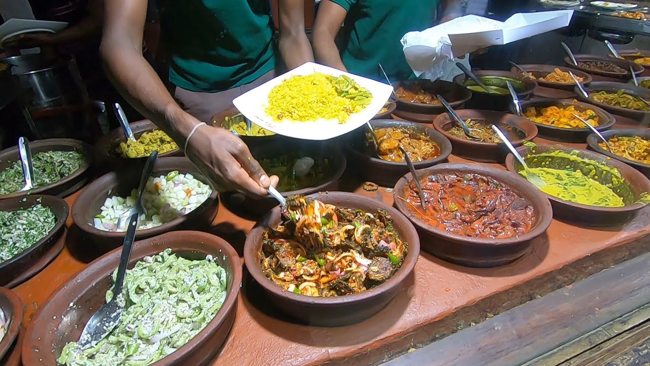 දවල්ට රසට කන්න යන්නම ඕන තැනක් ... Rice and Curry at Banana Leaf