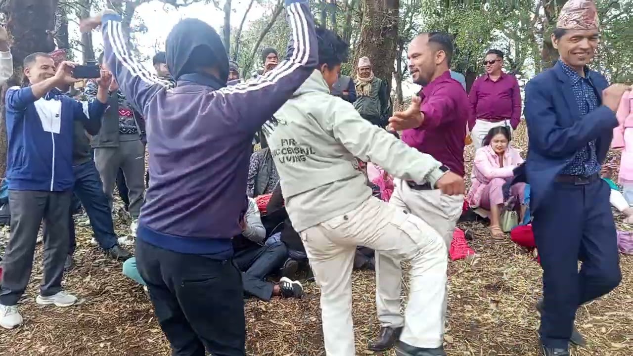 वनभोज मा यतिको रमाइलो नाच पाउनु हुन्न तपाईहरुले २०८२ वनभोज हेरौं जोस जागर