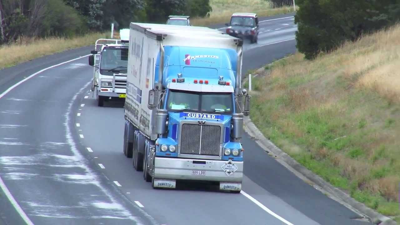 Australian Trucks : Trucking on the Hume Highway Part 10