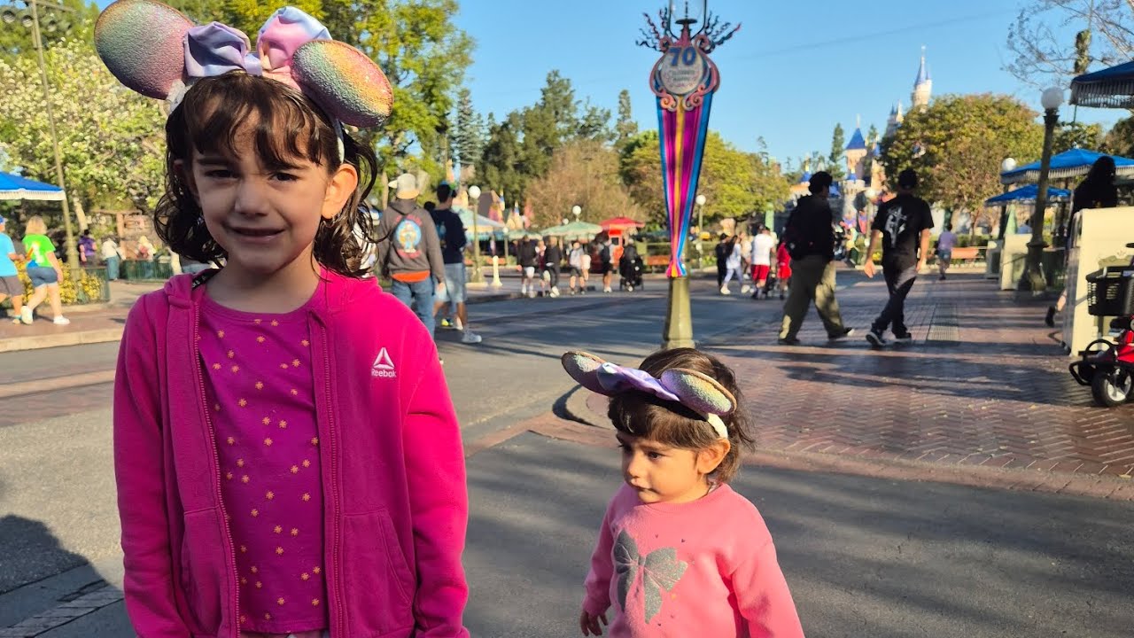Regina va a Disneyland , Dia 1 