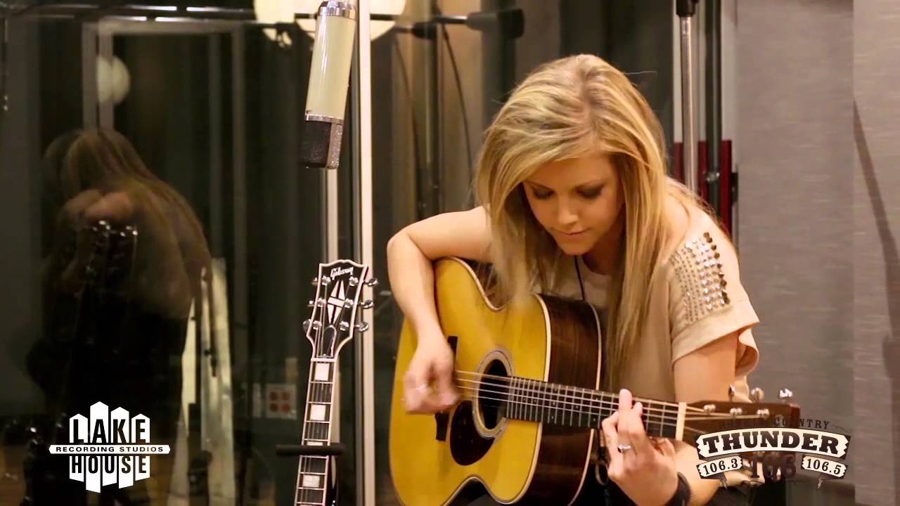 Lindsay Ell performs 